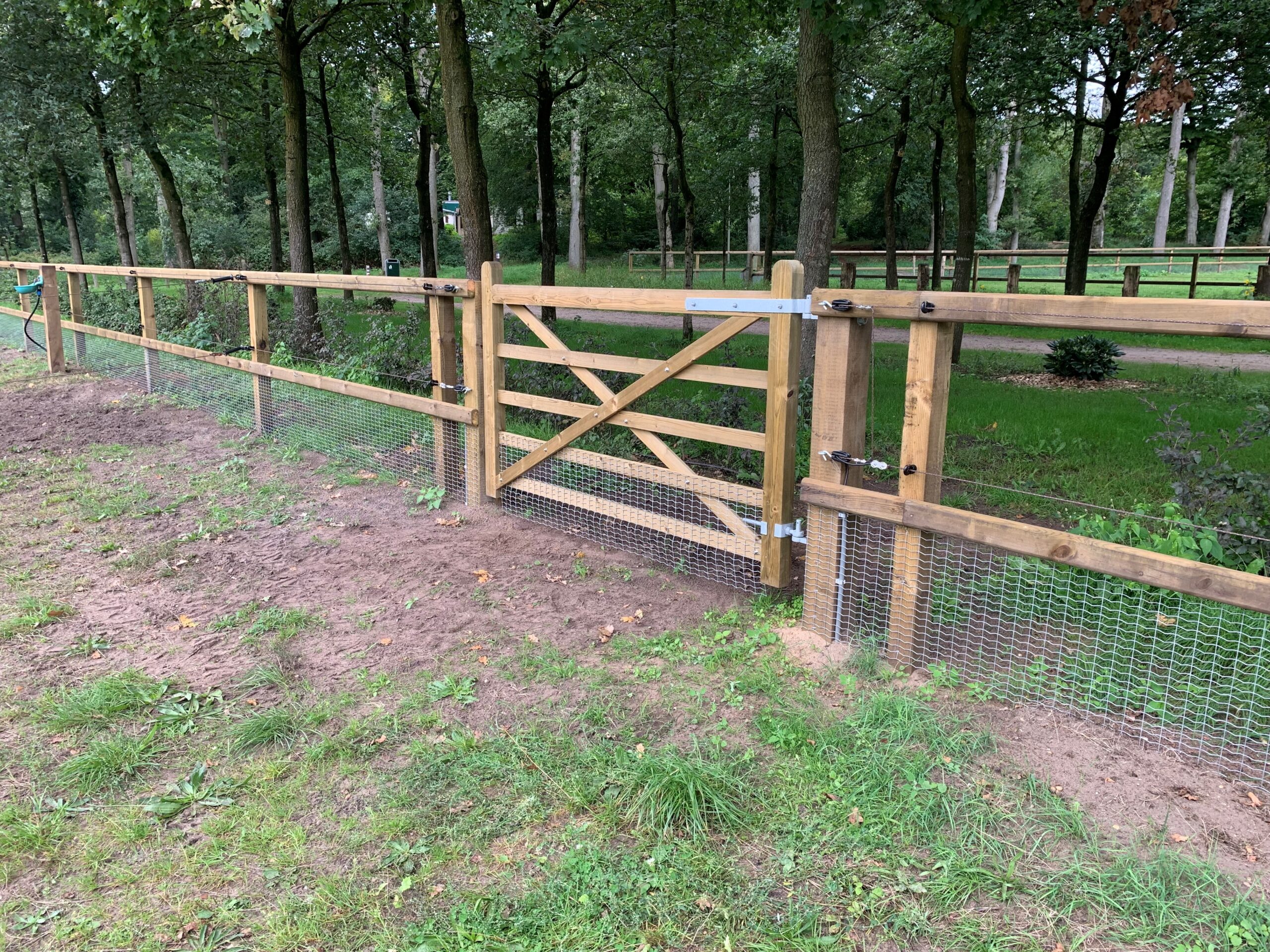 Enkele houten poort